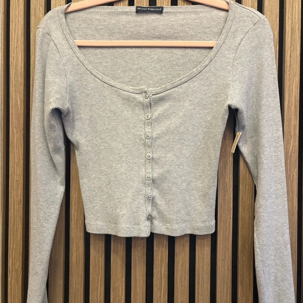 Brandy Melville Light Gray Button-Up Top - Picture 1 of 3